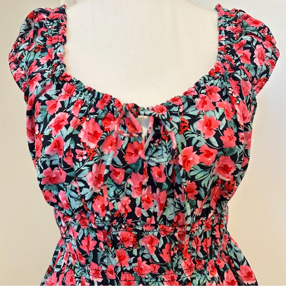 Old Navy Black and Red Floral Blouse - Picture 3 of 5